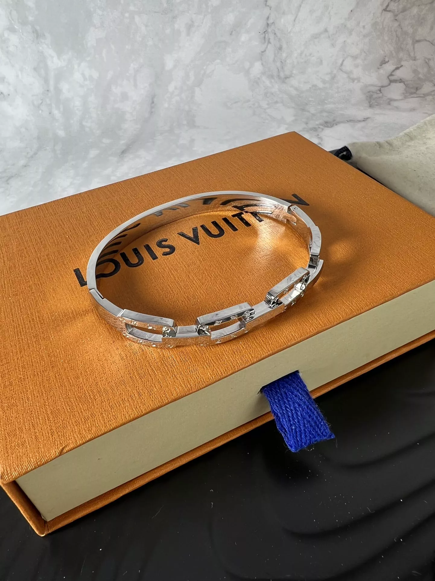 louis vuitton lv bracelets s_12b10662